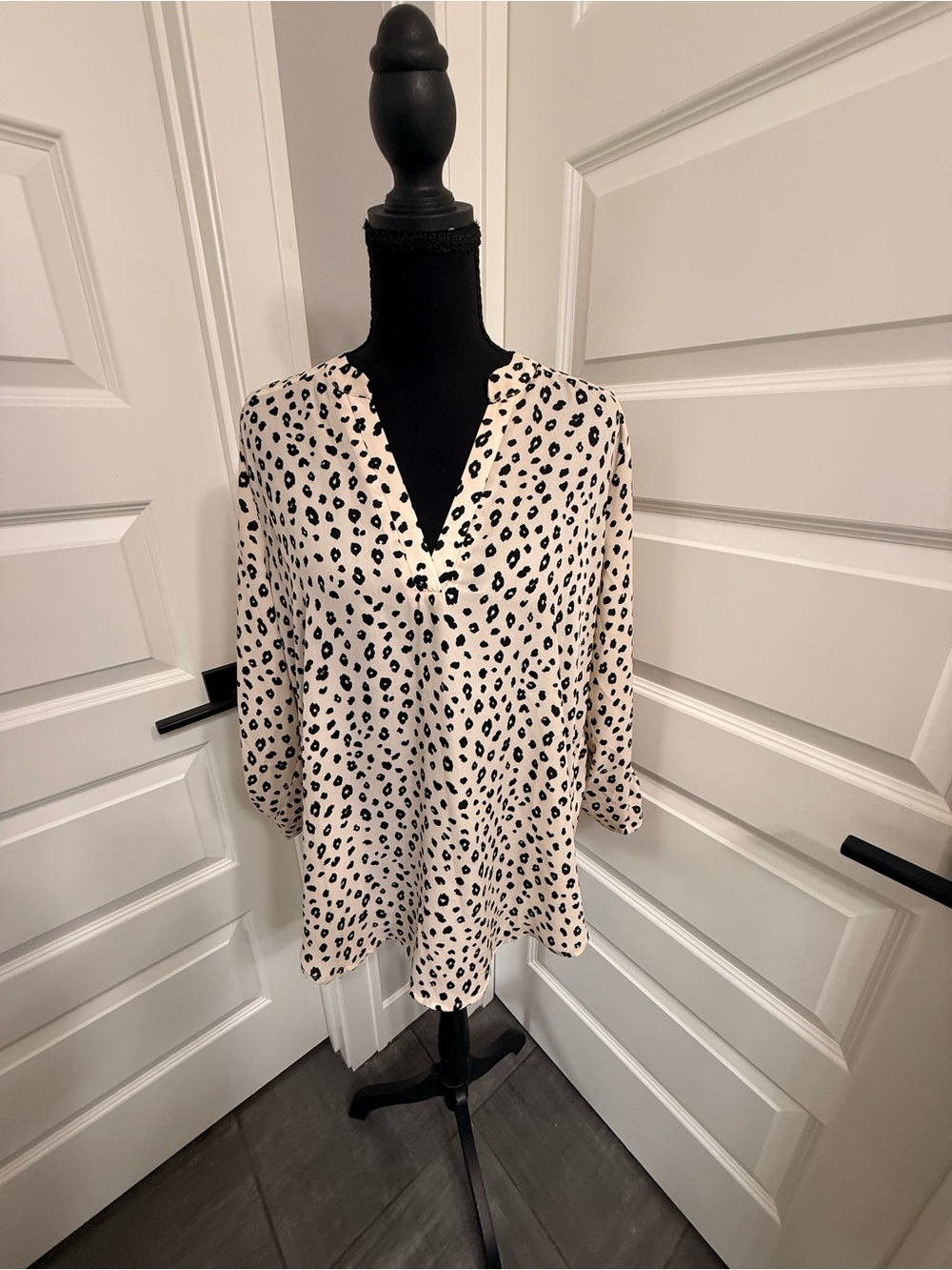 Lush Cream Leopard Print Split-Neck Tunic